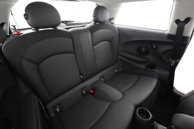 2023 MINI Cooper SE — photo 4 of 20