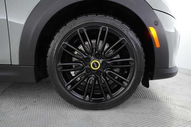 2023 MINI Cooper SE — photo 15 of 20