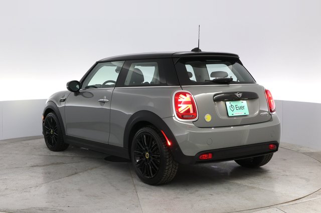 2023 MINI Cooper SE — photo 13 of 20