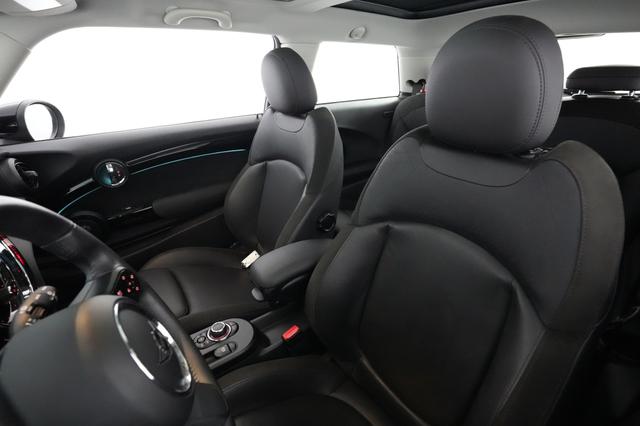 2023 MINI Cooper SE — photo 3 of 20
