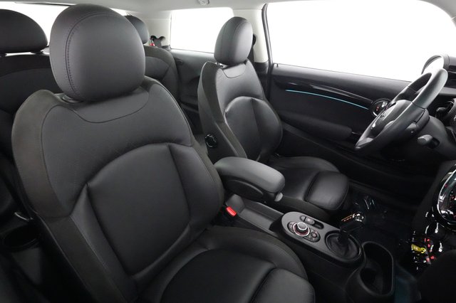 2023 MINI Cooper SE — photo 19 of 20