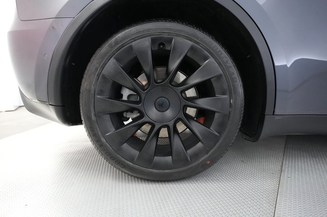 2021 Tesla Model Y — photo 17 of 19