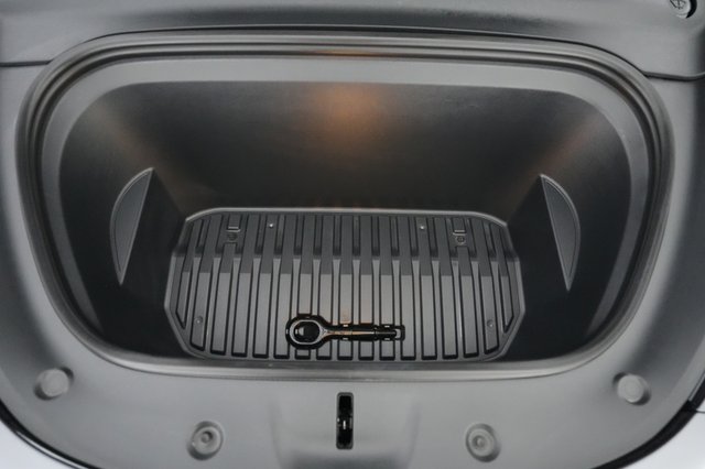 2021 Tesla Model Y — photo 18 of 19