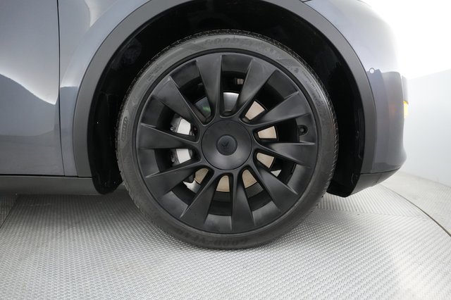 2021 Tesla Model Y — photo 7 of 19