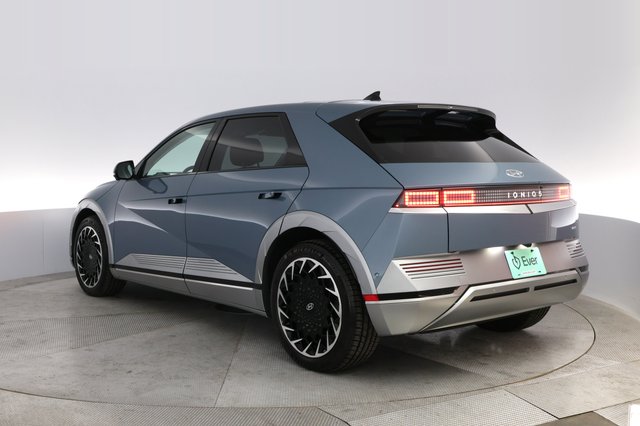 2023 Hyundai IONIQ 5 — photo 13 of 20