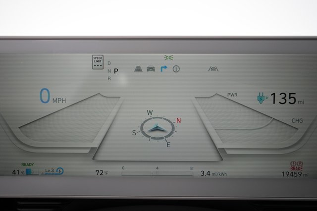2023 Hyundai IONIQ 5 — photo 5 of 24