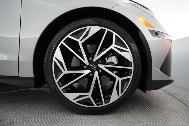 2023 Hyundai Ioniq 6 — photo 17 of 21