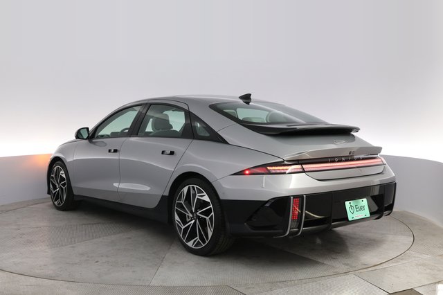 2023 Hyundai Ioniq 6 — photo 13 of 21