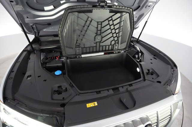 2023 Audi e-tron — photo 21 of 23