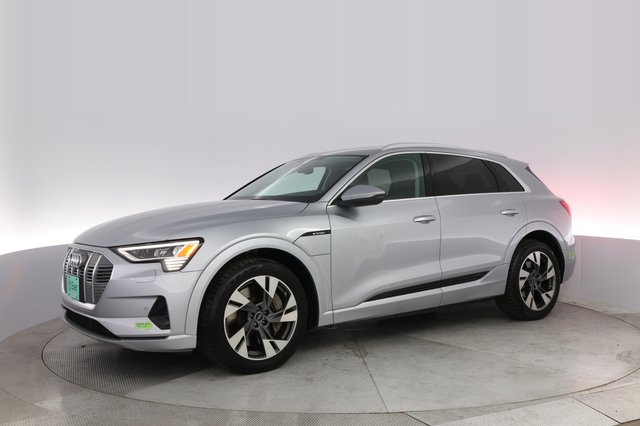 2023 Audi e-tron — photo 14 of 23