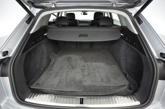 2023 Audi e-tron — photo 6 of 23