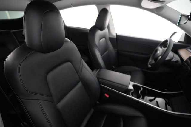 2021 Tesla Model Y — photo 18 of 24