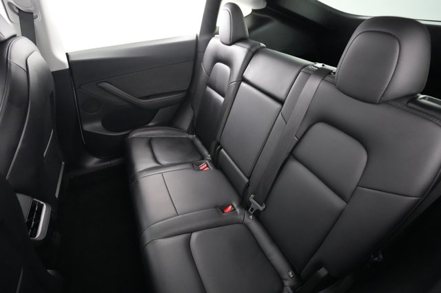 2021 Tesla Model Y — photo 19 of 24