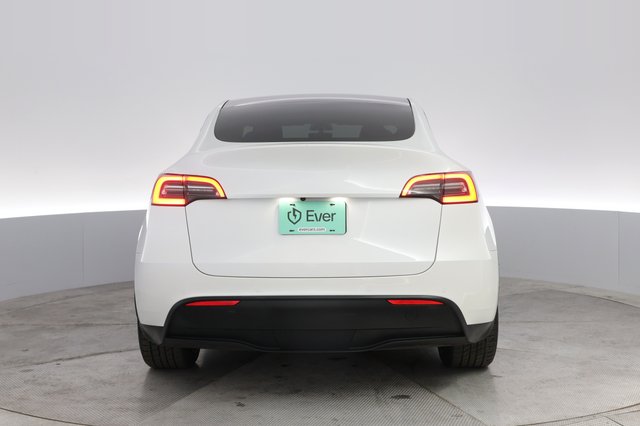 2021 Tesla Model Y — photo 12 of 24