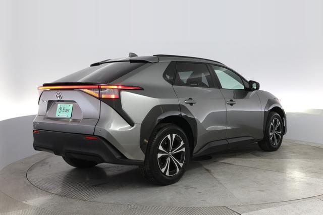 2024 Toyota bZ4X — photo 2 of 21