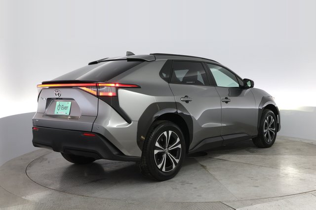 2024 Toyota bZ4X — photo 2 of 21