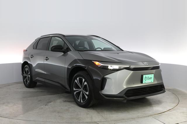 2024 Toyota bZ4X — photo 10 of 21