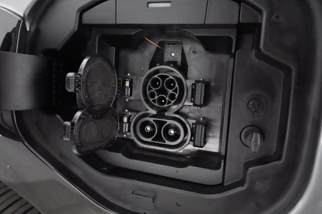 2024 Toyota bZ4X — photo 8 of 21