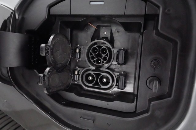 2024 Toyota bZ4X — photo 8 of 21