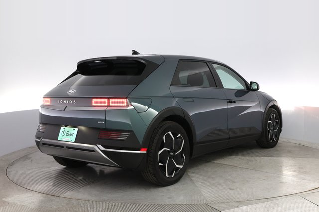 2023 Hyundai IONIQ 5 — photo 2 of 20