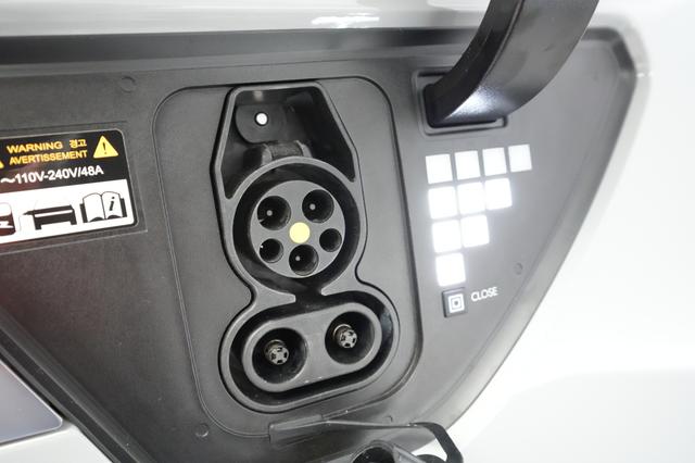 2024 Hyundai IONIQ 5 — photo 8 of 20