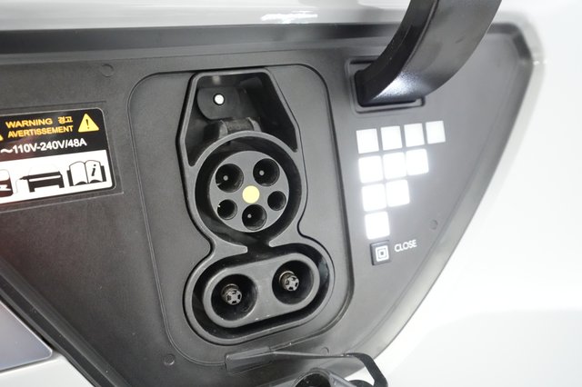 2024 Hyundai IONIQ 5 — photo 8 of 20