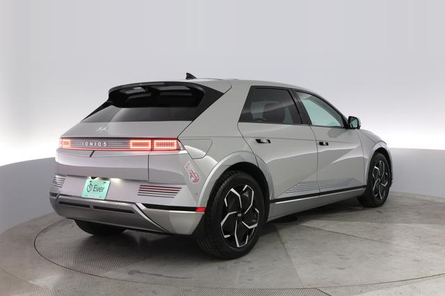 2024 Hyundai IONIQ 5 — photo 2 of 20