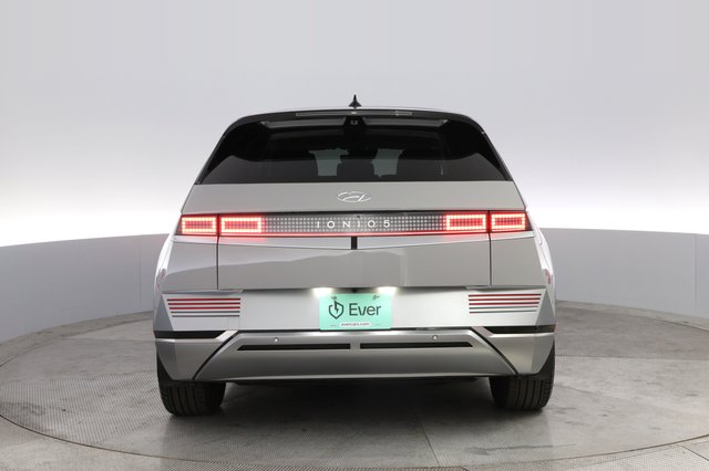 2024 Hyundai IONIQ 5 — photo 12 of 20