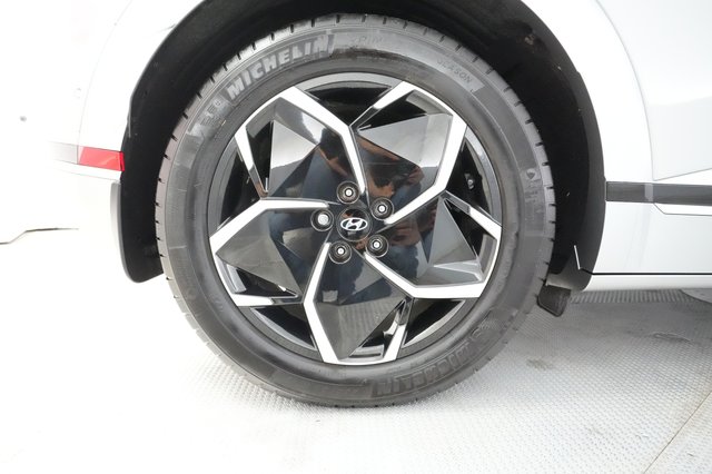 2024 Hyundai IONIQ 5 — photo 15 of 20