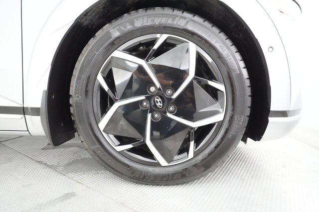 2024 Hyundai IONIQ 5 — photo 16 of 20