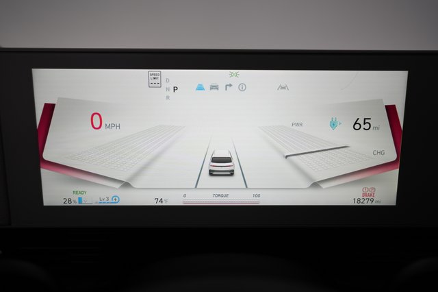 2023 Hyundai IONIQ 5 — photo 5 of 24