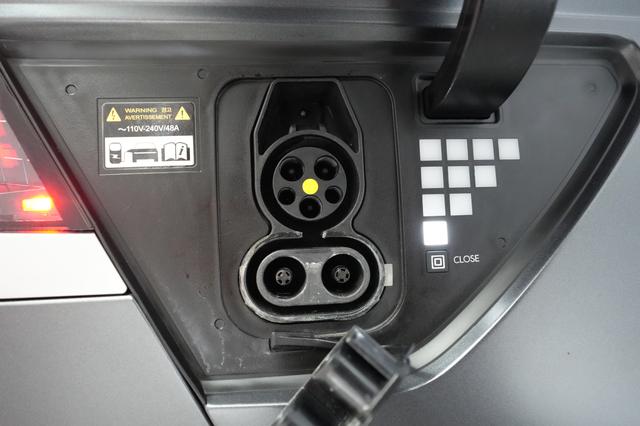 2022 Hyundai IONIQ 5 — photo 8 of 22