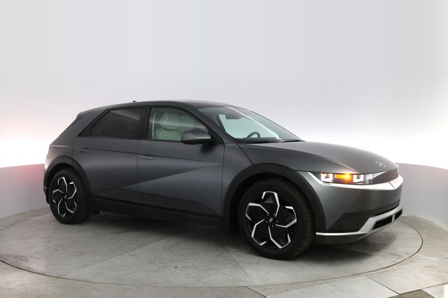 2022 Hyundai IONIQ 5 — photo 11 of 22