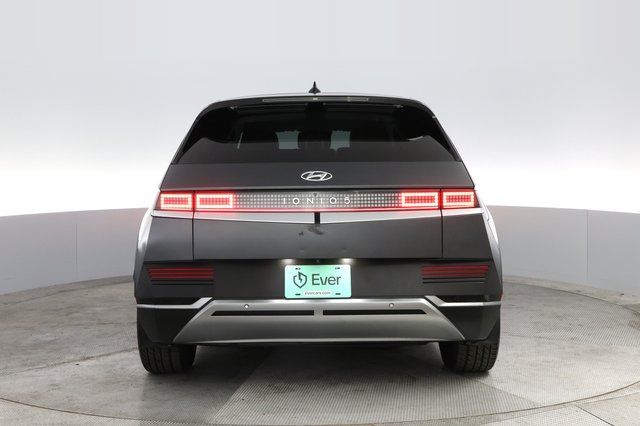 2022 Hyundai IONIQ 5 — photo 12 of 22