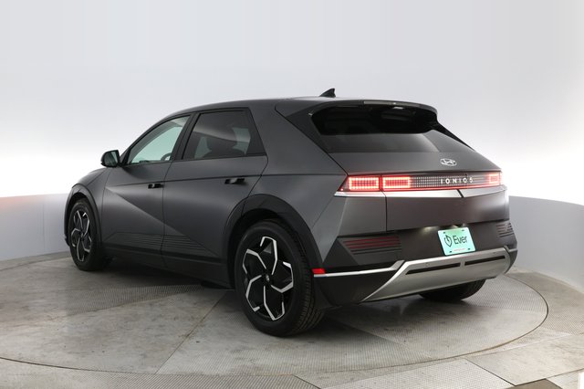 2022 Hyundai IONIQ 5 — photo 13 of 22