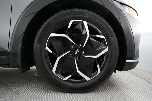 2022 Hyundai IONIQ 5 — photo 17 of 22