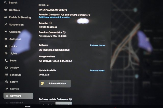 2022 Tesla Model X — photo 5 of 24