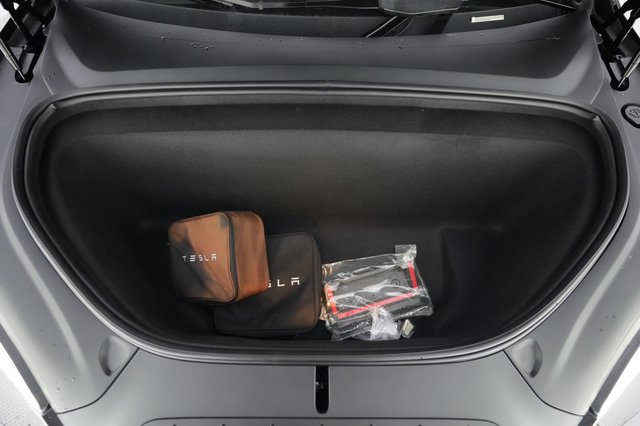 2022 Tesla Model X — photo 22 of 24