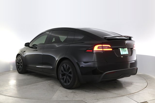 2022 Tesla Model X — photo 13 of 24