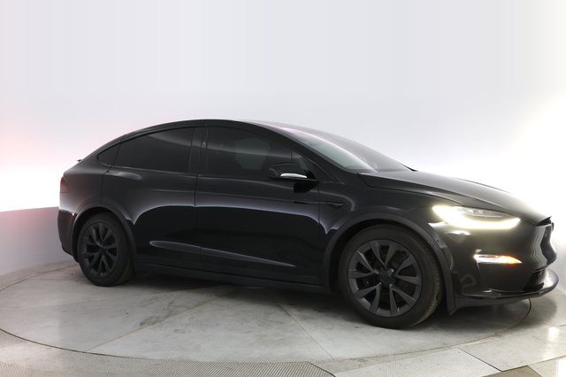 2022 Tesla Model X — photo 11 of 24
