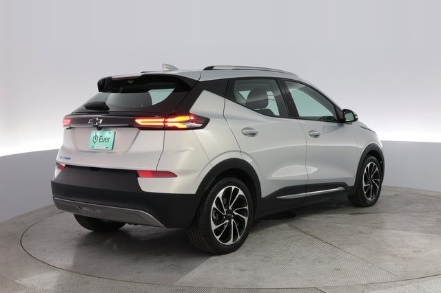 2022 Chevrolet Bolt EUV — photo 2 of 21
