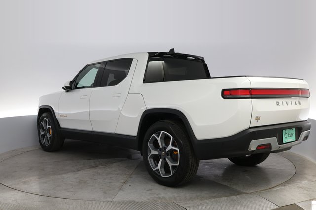 2022 Rivian R1T — photo 13 of 21