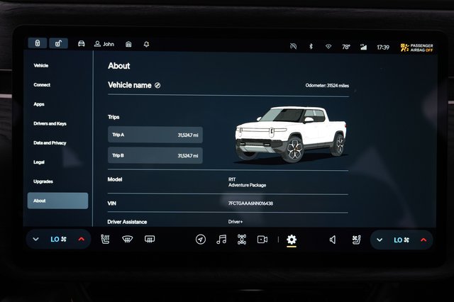 2022 Rivian R1T — photo 5 of 21