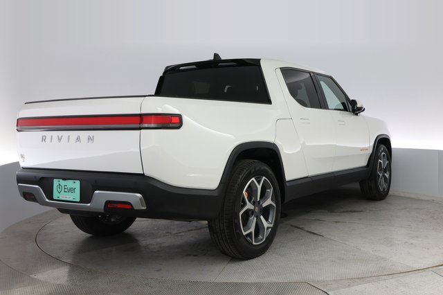 2022 Rivian R1T — photo 2 of 21