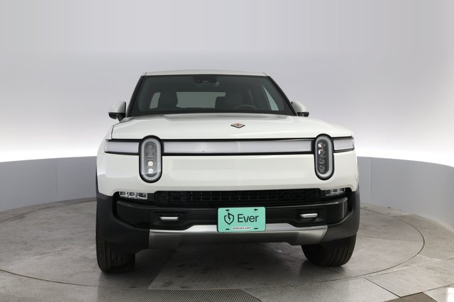 2022 Rivian R1T — photo 9 of 21