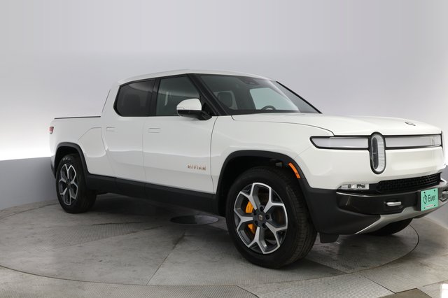 2022 Rivian R1T — photo 10 of 21