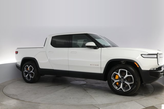 2022 Rivian R1T — photo 11 of 21