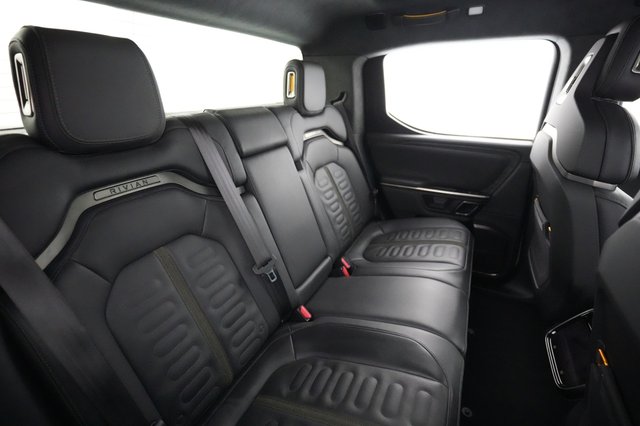2022 Rivian R1T — photo 4 of 21
