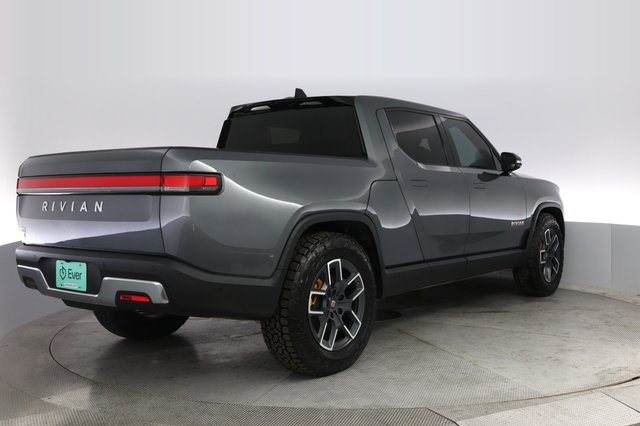 2023 Rivian R1T — photo 2 of 21
