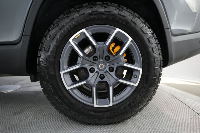 2023 Rivian R1T — photo 16 of 21